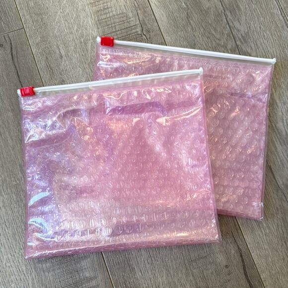 NEW Glossier SET of 2 Pink Padded Bubble Makeup Pouches Large - Picture 1 of 2